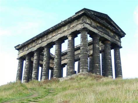 Penshaw Monument: Ylösnousseen teollisuuden muistomerkki ja valaistu maamerkki!