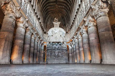 Ajanta Caves: Yksityinen luolamaailma Intian sydämessä!